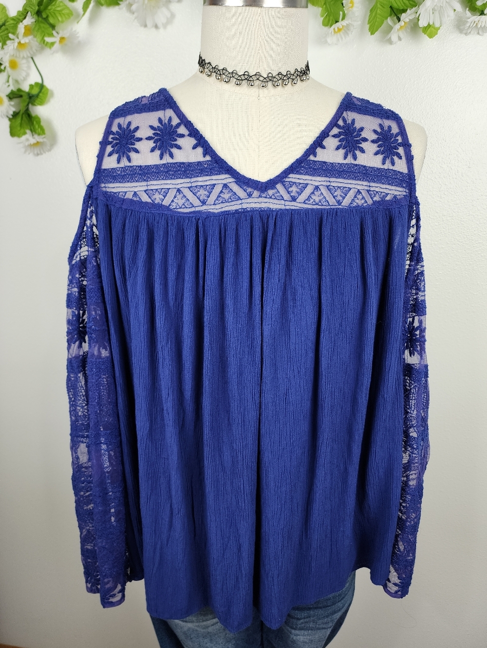 INC  Cold-Shoulder Lace Peasant Top in Royal Blue Sz Large